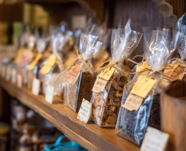 u3744633422_samples_of_pets_food_on_a_wooden_shop_shelf_in_ni_4058cc6c-282f-4f76-8409-7a66d2651448_3